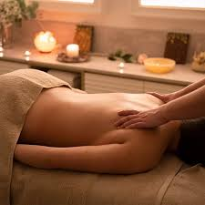 Masoterapia profesional en ambiente de bienestar